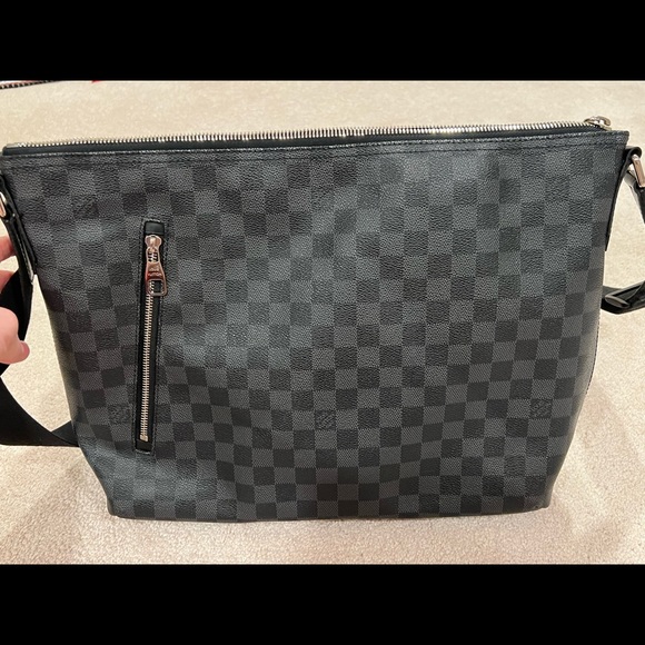 Louis Vuitton Men’s bag - Picture 4 of 7